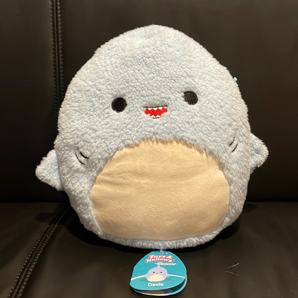 Squishmallow 12” Davie the shark
